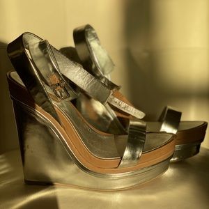 BCBG MAXAZRIA wedge sandals